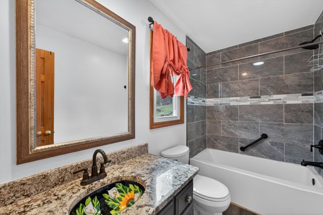 2105 Alpine Dr, Columbia, TN 38401