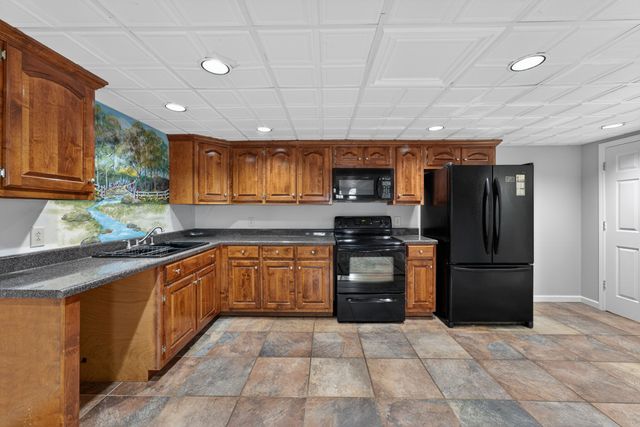 2105 Alpine Dr, Columbia, TN 38401