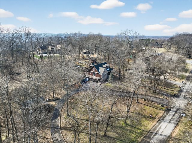 2105 Alpine Dr, Columbia, TN 38401