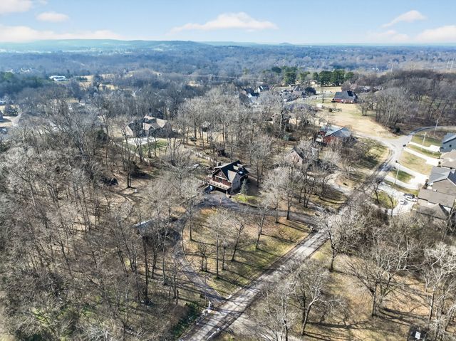 2105 Alpine Dr, Columbia, TN 38401