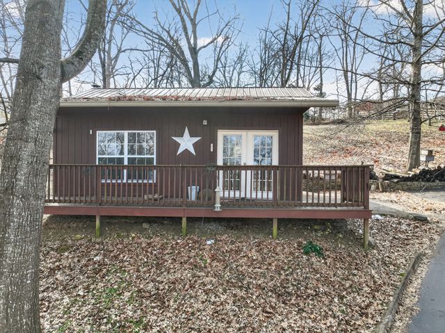 2105 Alpine Dr, Columbia, TN 38401
