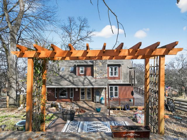 2105 Alpine Dr, Columbia, TN 38401