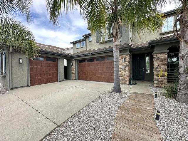 9818 Black Swan Dr, Elk Grove, CA 95624