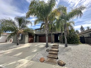 9818 Black Swan Dr, Elk Grove, CA 95624