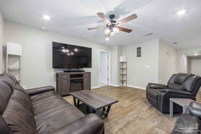 4656 Red Oak Dr, Milton, FL 32583