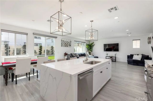 2227 Melogold Way, Corona, CA 92883