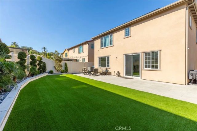 2227 Melogold Way, Corona, CA 92883