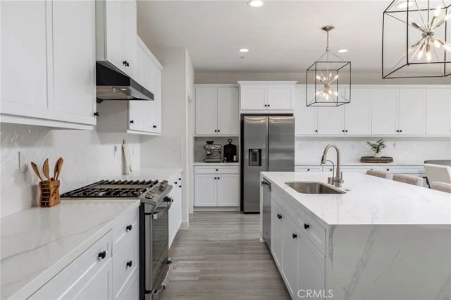 2227 Melogold Way, Corona, CA 92883