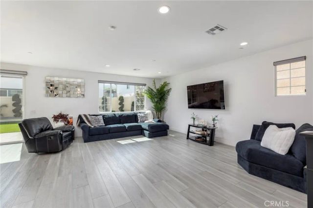 2227 Melogold Way, Corona, CA 92883