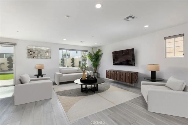 2227 Melogold Way, Corona, CA 92883