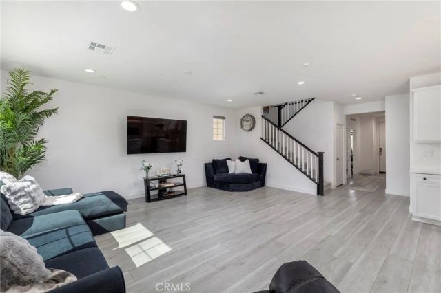 2227 Melogold Way, Corona, CA 92883