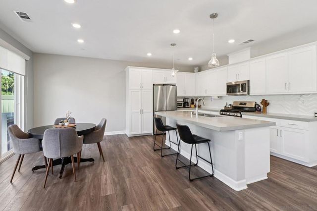 10128 Hercules Way, Spring Valley, CA 91977