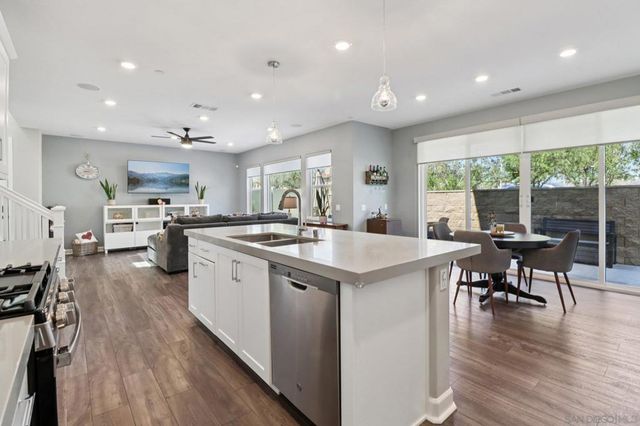 10128 Hercules Way, Spring Valley, CA 91977