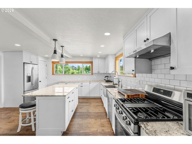 28960 Se CURRIN Rd, Estacada, OR 97023