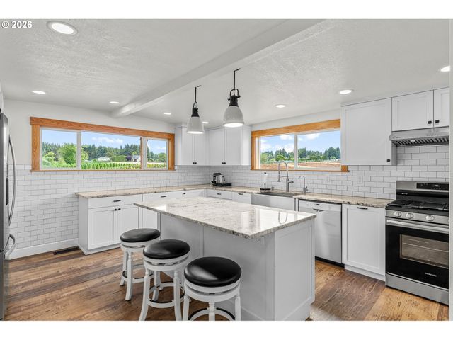 28960 Se CURRIN Rd, Estacada, OR 97023