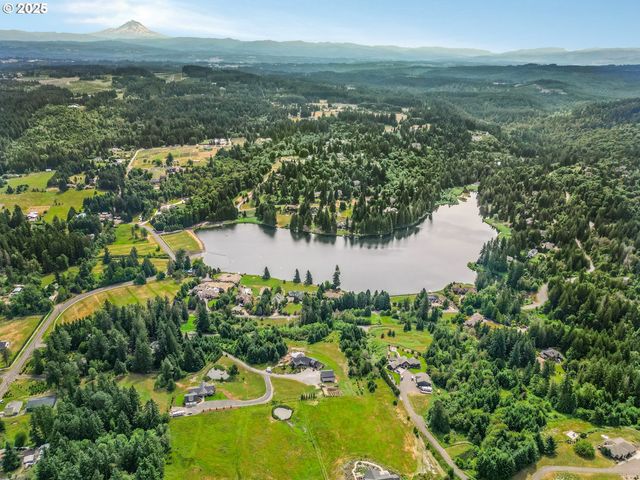 20151 S HENRICI Rd, Oregon City, OR 97045