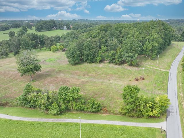 268 Lake Westmoreland Rd, Westmoreland, TN 37186