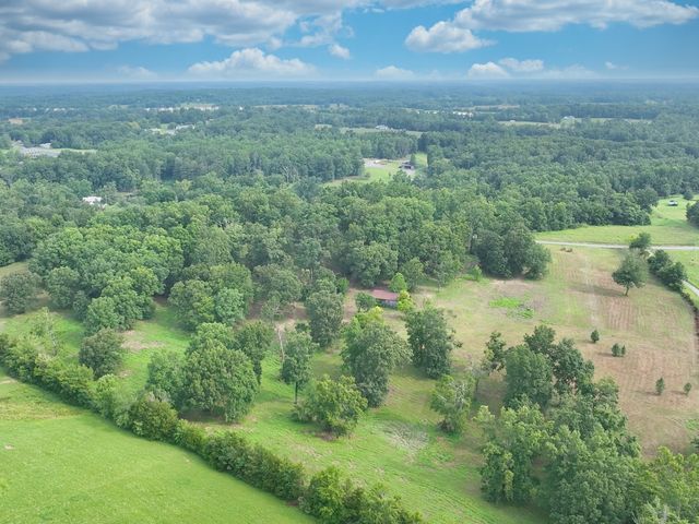 268 Lake Westmoreland Rd, Westmoreland, TN 37186