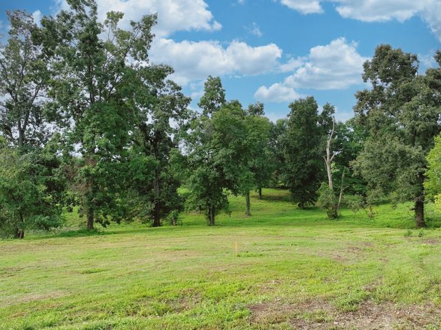 268 Lake Westmoreland Rd, Westmoreland, TN 37186