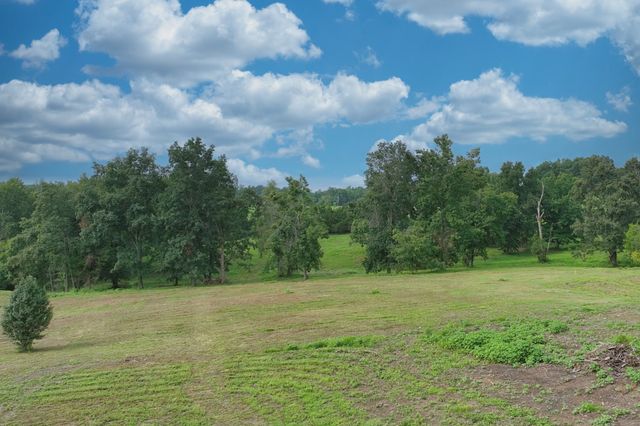268 Lake Westmoreland Rd, Westmoreland, TN 37186