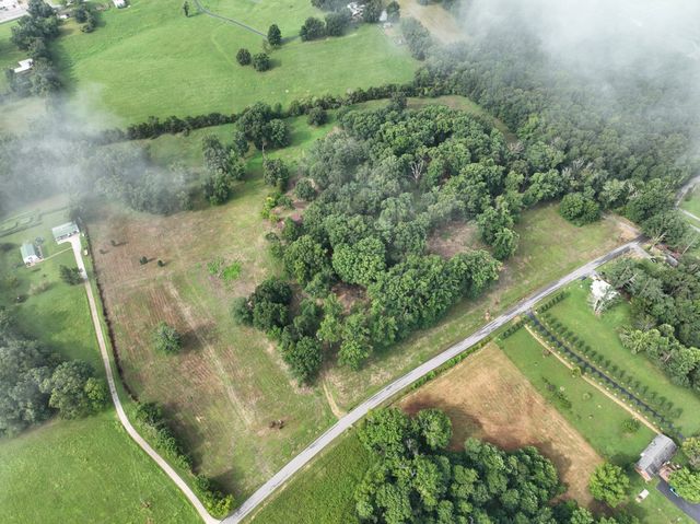 268 Lake Westmoreland Rd, Westmoreland, TN 37186