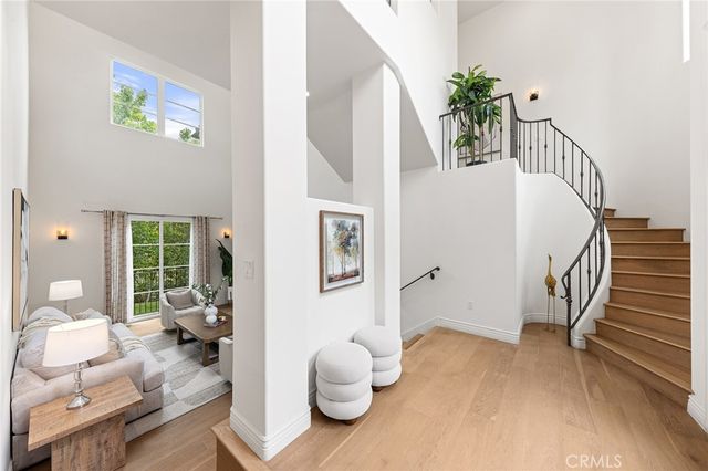 100 Country Club Drive, Burbank, CA 91501