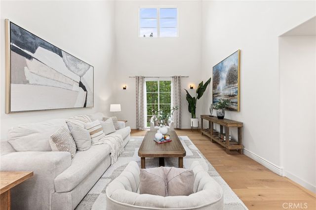100 Country Club Drive, Burbank, CA 91501