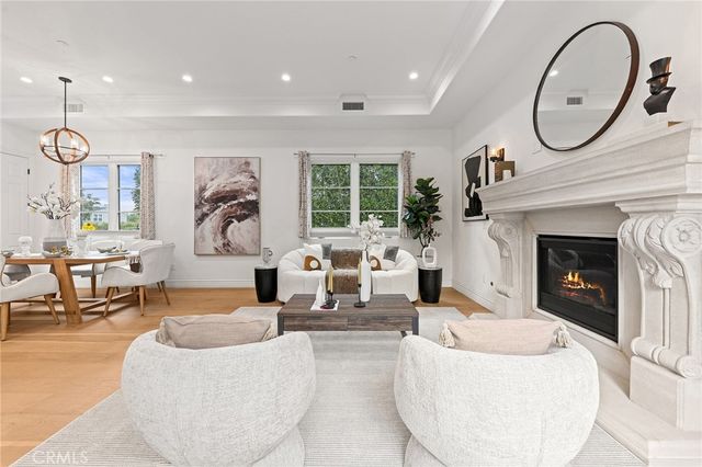 100 Country Club Drive, Burbank, CA 91501