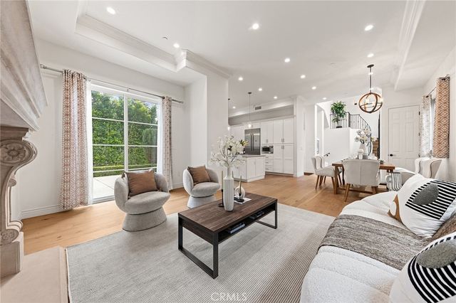 100 Country Club Drive, Burbank, CA 91501