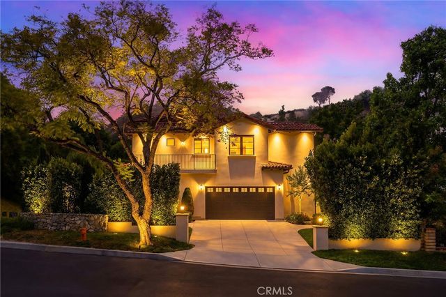 100 Country Club Drive, Burbank, CA 91501