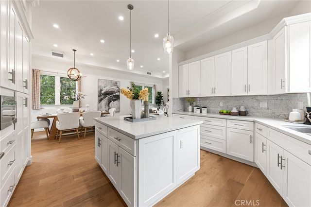100 Country Club Drive, Burbank, CA 91501