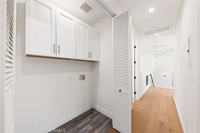 100 Country Club Drive, Burbank, CA 91501
