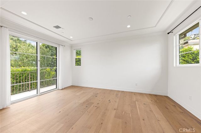 100 Country Club Drive, Burbank, CA 91501