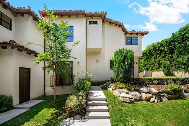 100 Country Club Drive, Burbank, CA 91501