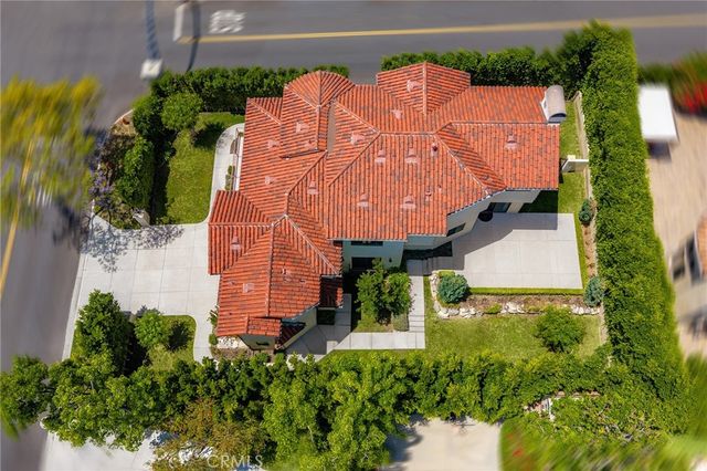 100 Country Club Drive, Burbank, CA 91501