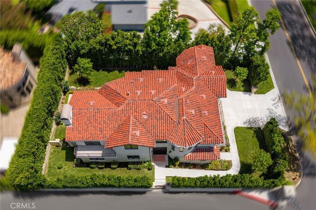 100 Country Club Drive, Burbank, CA 91501