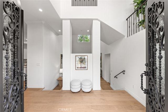 100 Country Club Drive, Burbank, CA 91501