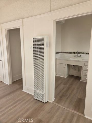 942 E 2nd 8, Long Beach, CA 90802