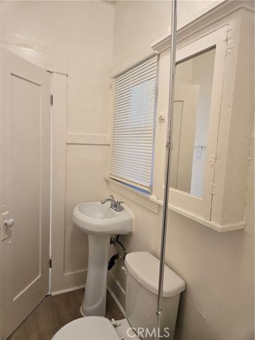 942 E 2nd 8, Long Beach, CA 90802