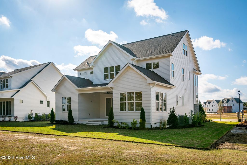 Image 36 of property listing at 138 Pine Tree Point, Snow Hill, NC 28580