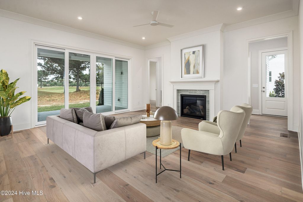 Image 5 of property listing at 138 Pine Tree Point, Snow Hill, NC 28580