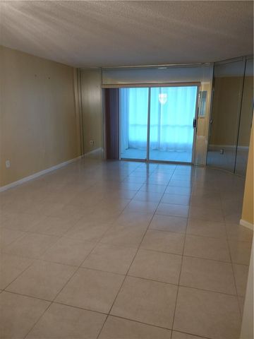 7621 Trent Drive 111, Tamarac, FL 33321