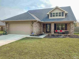 5560 Tucker Cir, Pace, FL 32571