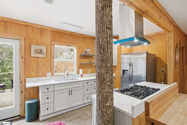 401 Rocky Bottom Road, Sunset, SC 29685