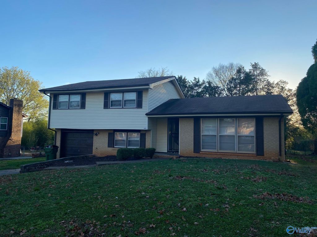 4411 Mcclain Lane, Huntsville, AL 35810