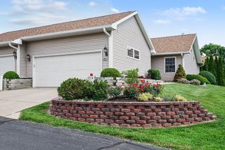 5530 Ivy Path 3, Stevensville, MI 49127
