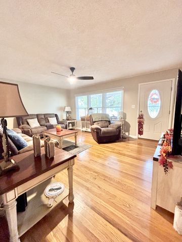 2021 Riverbend Rd, Hopkinsville, KY 42240