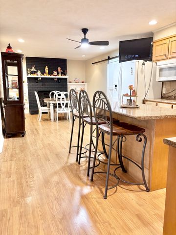 2021 Riverbend Rd, Hopkinsville, KY 42240