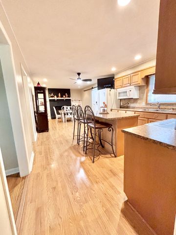 2021 Riverbend Rd, Hopkinsville, KY 42240