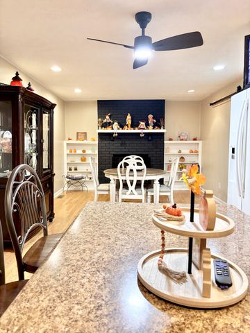 2021 Riverbend Rd, Hopkinsville, KY 42240